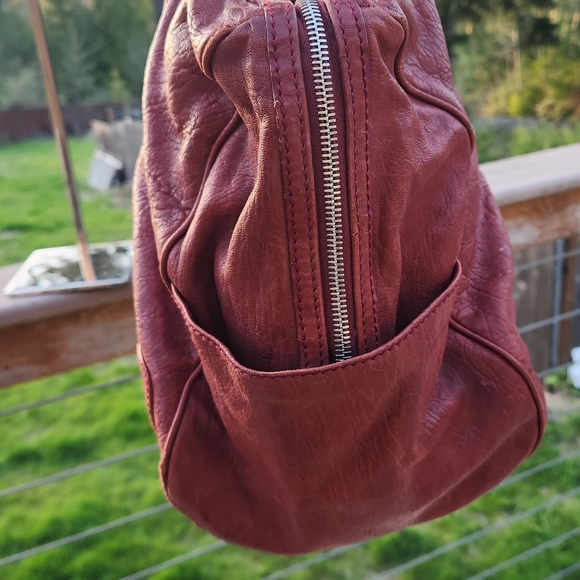 🔥XTRA LARGE BALENCIAGA CRINKLED LAMBSKIN TOTE #147178 2123 MADE IN ITALY 🔥 - Picture 9 of 16